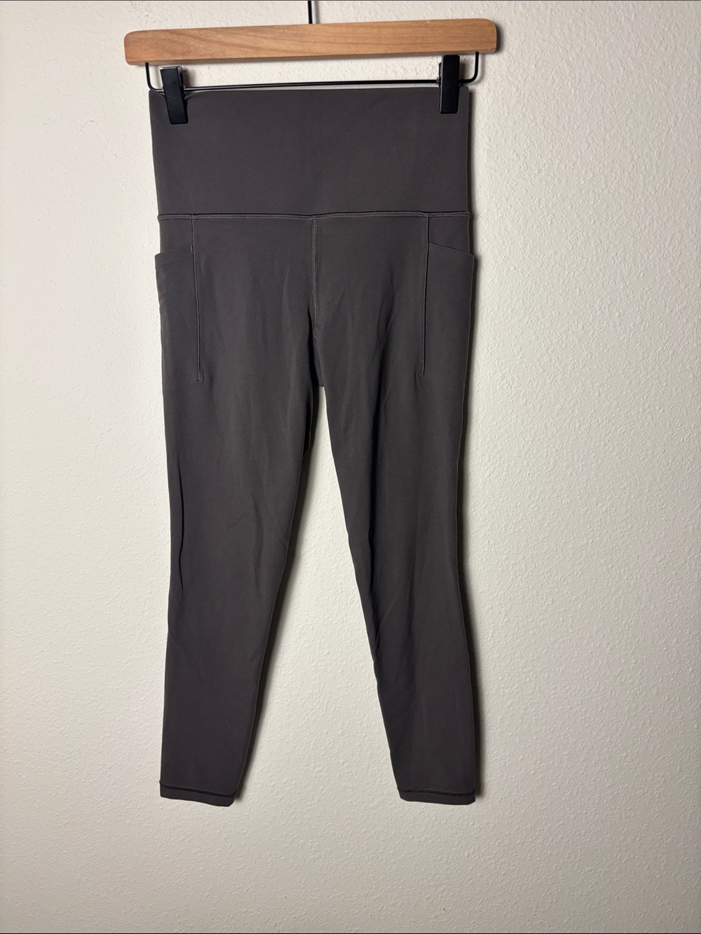 Athleta Salutation Stash Pocket Leggings Gray - Picture 1 of 3
